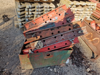 260 x Peri Girder Splices & Stillage