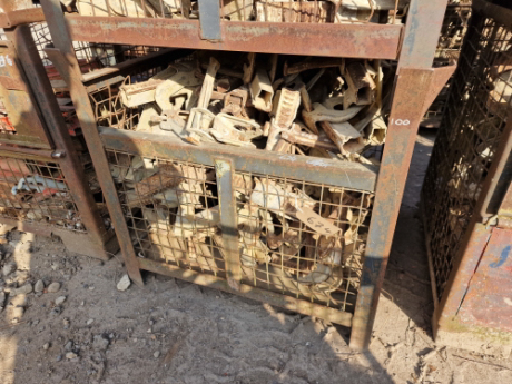 100 x Peri BFD Multi Couplers & Stillage