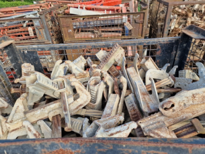 100 x Peri BFD Multi Couplers & Stillage - 2
