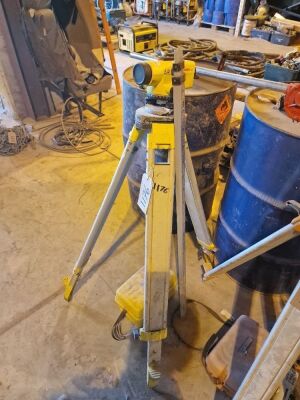 Leica Runner 24 Site Level, Tripod & Measure - 2