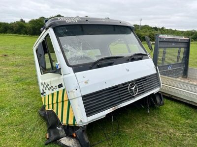 Mercedes 814 Cab