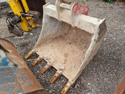 Hill 4ft Digging Bucket - 65mm Pins - 3