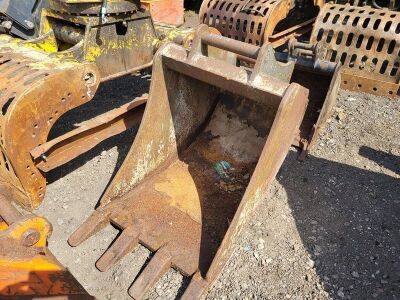 Volvo 2.5ft Digging Bucket - 60mm Pins - 2