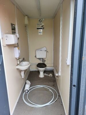 12ft x 10ft Toilet Block - 4