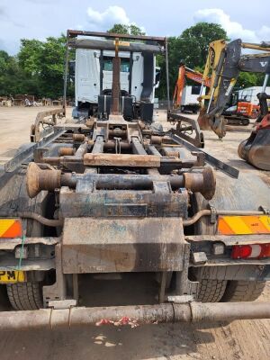 2015 Mercedes Arocs 3240 8x4 Hook Loader - 6