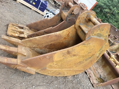 18 Inch Digging Bucket - 80mm Pins - 2