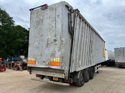 2010 United Trailers Triaxle Alloy Body Ejector Trailer - 4