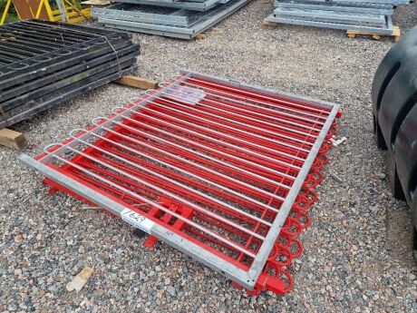 5x Steel Gates & Panels of Various Sizes