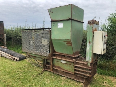 Ken Mills UBC3 Electric Hydraulic Baler - 4