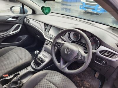 2017 Vauxhall Astra CDTI 5 Door Car - 5
