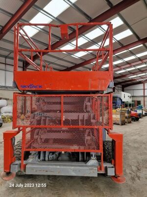 Skyjack SJ9250 4x4 Scissor Lift - 2