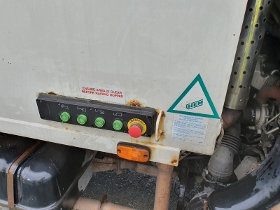 2011 Isuzu N75 190 Easyshift 4x2 Refuse Vehicle - 12