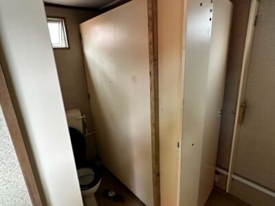 12ft x 8ft Jack Leg Anti Vandal Toilet Block - 7