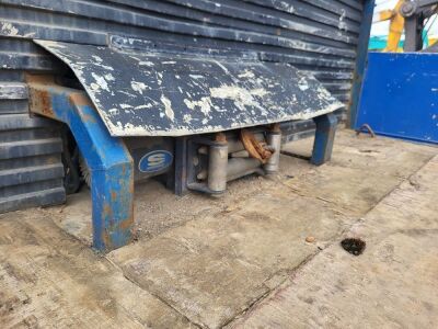 2010 Isuzu NPR7 4x2 Beavertail Rigid - 5