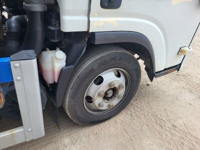2010 Isuzu NPR7 4x2 Beavertail Rigid - 7