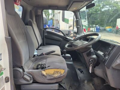 2010 Isuzu NPR7 4x2 Beavertail Rigid - 13