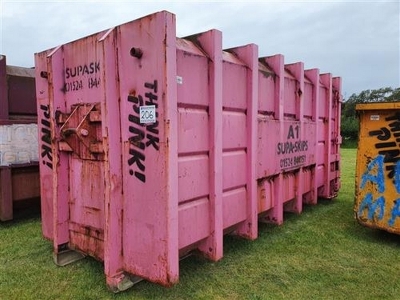 Big Hook Compactor Bin