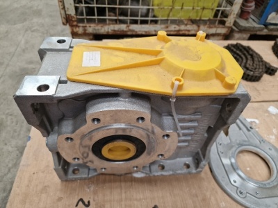 Pump, Motor & Chains - 2