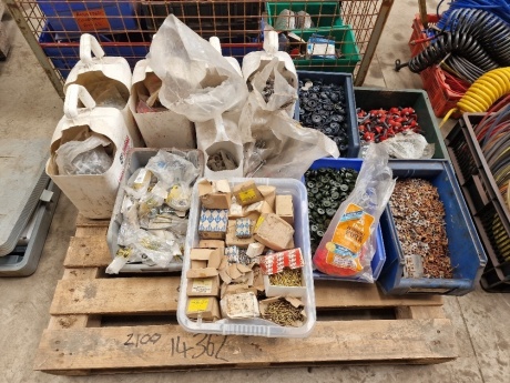 Pallet of Screws & Fittings