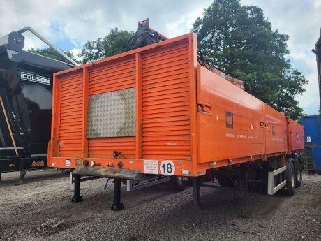 2006 AHP Tandem Twin Steer Axle Brick Crane Trailer