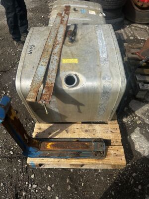 Scania Fuel Tank and Straps - 2