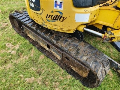 2005 Komatsu PC30MR-2 Mini Digger - 2