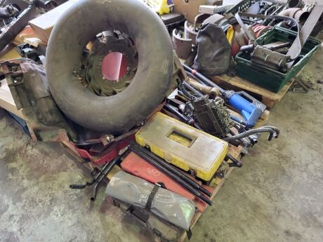 Pallet of Various Truck Parts & Spares