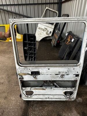 Pair of Volvo F10 Doors - 2