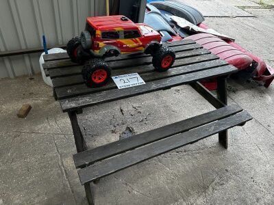 11 x Fence Panels, Wheelbarrow, Table, Benchtable & Bench  - 3