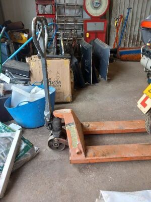 Pallet Truck - 2