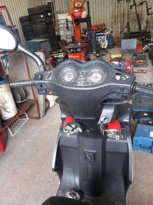 Sinnis Matrix 125 Moped - 3