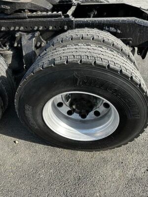 2011 Freightliner Cascadia 6x4 Bonneted Tractor Unit - 7