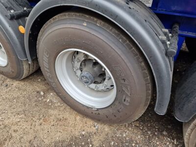 Unused Krone Triaxle Sliding Skeletal Trailer - 17