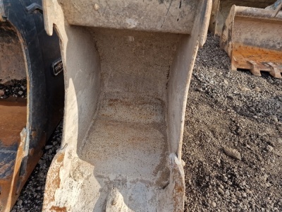 Whites 18" Digging Bucket - 50mm Pins - 6