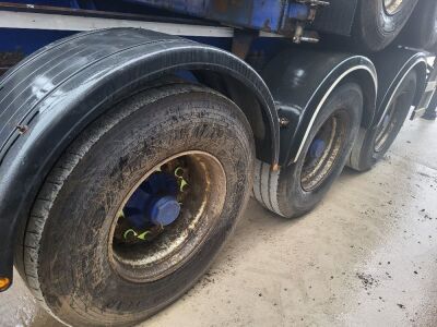3 x SDC Trixale Sliding Skeletal Trailers - 8