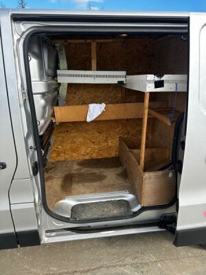 2015 Renault Traffic DCi 120 Van - 12