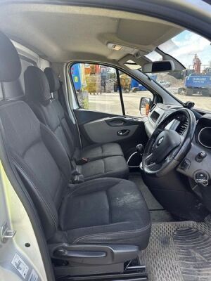 2015 Renault Traffic DCi 120 Van - 13