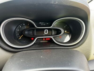 2015 Renault Traffic DCi 120 Van - 14