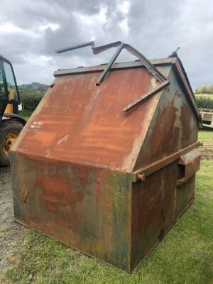 4 yrd FEL / Chain Lift Covered Skip