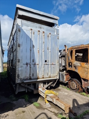 Pezzaioli Triaxle Drawbar Alloy Livestock Trailer