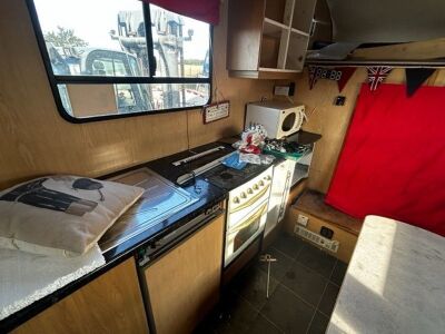 1996 Leyland DAF 65-210 4x2 Horse Box - 9