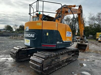 2017 Hyundai HX125LCR 13 ton Excavator - 3
