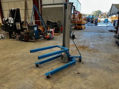 2016 Genie Lift SLA10 Lifter Stacker - 4