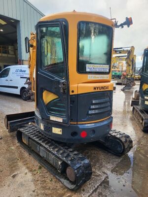 2016 Hyundai 27Z- 9 3 ton Mini Digger - 4