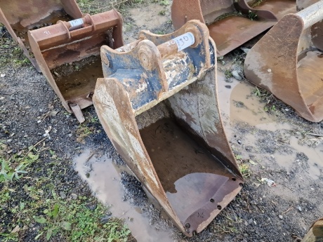 18" Digging Bucket 45mm Pins