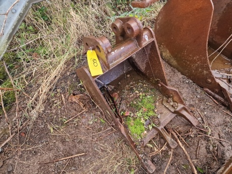 18" Digging Bucket 35mm Pins 