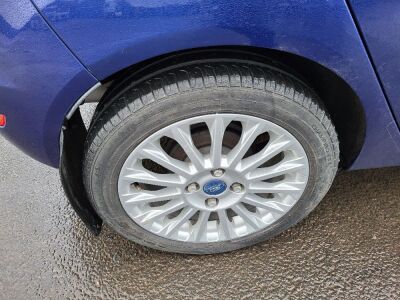 2015 Ford Fiesta Car - 6