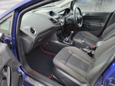 2015 Ford Fiesta Car - 9
