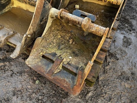 18" Digging Bucket