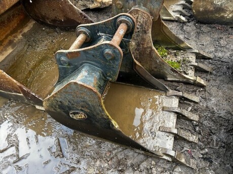 2ft Geith Digging Bucket